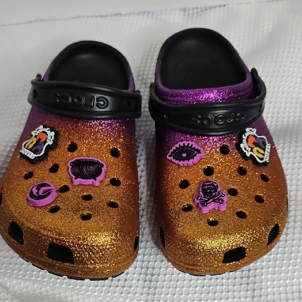 CROCS DISNEY HOCUS POCUS WOMENS SIZE 9/MEN 7 SHOES